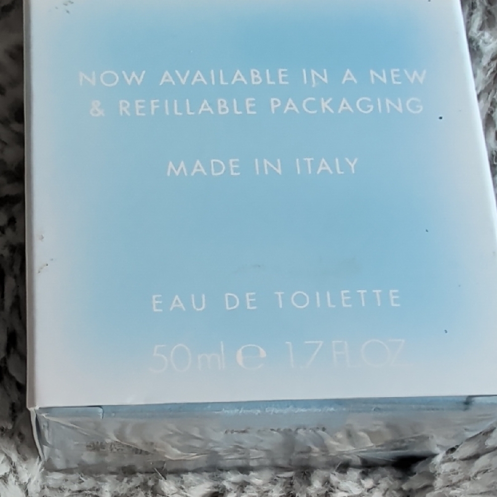 Dolce & Gabbana Light Blue Eau de Toilette in Blue and White - Picture 2 of 6